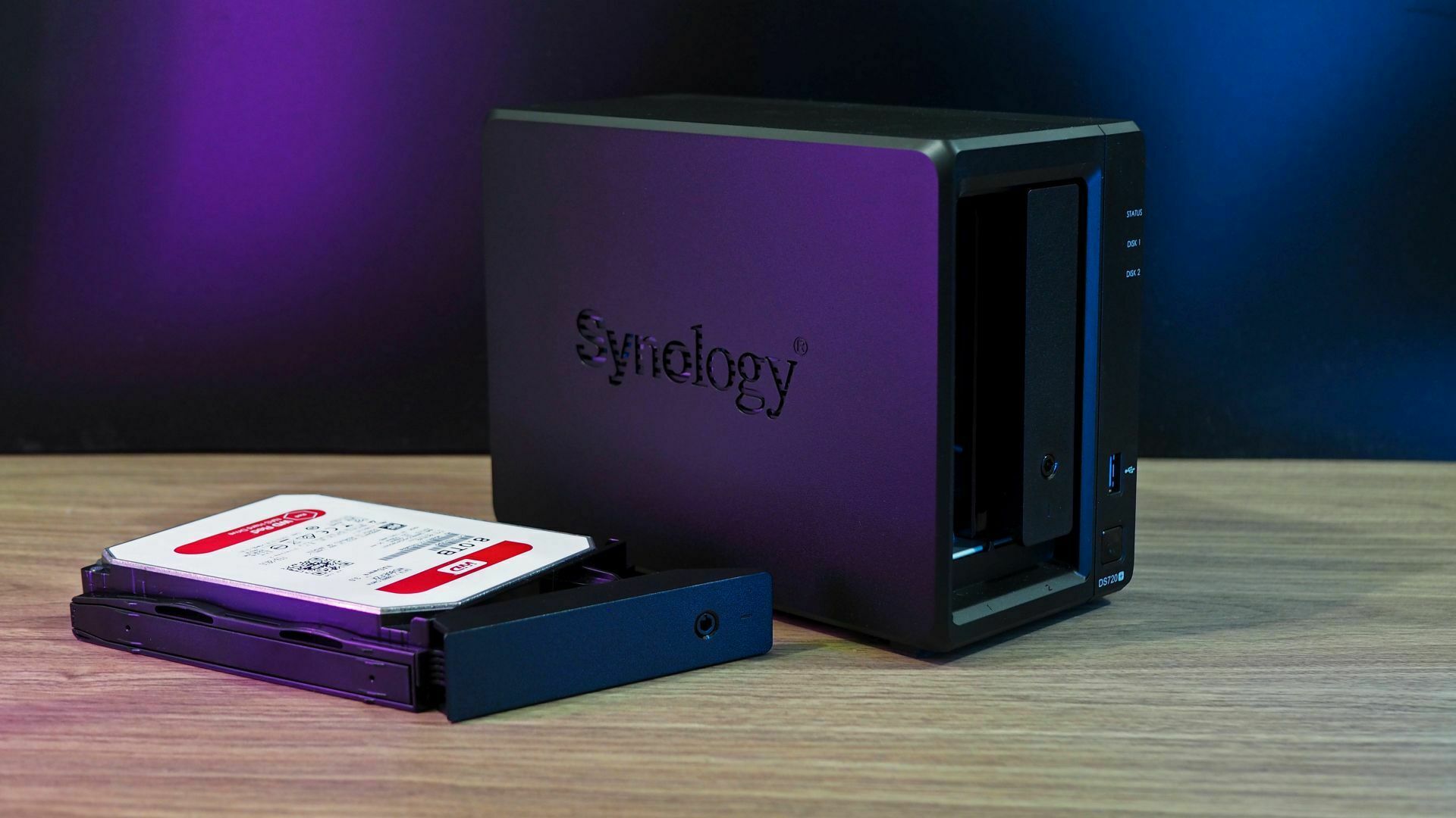 Synology NAS-08